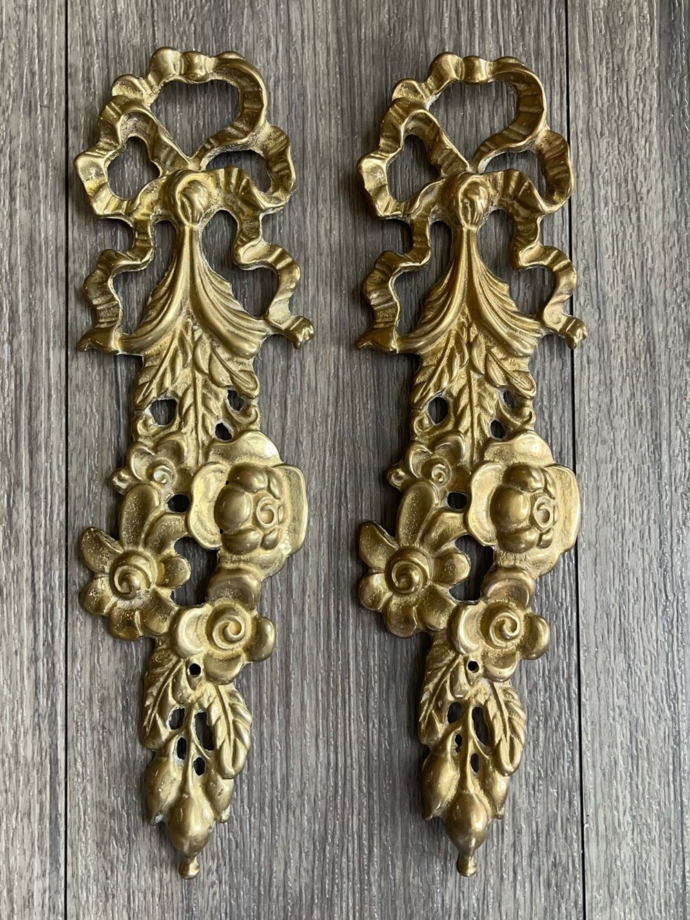 Vintage Brass 9.5”  Floral Ribbon Ormolu Wall Home Decor Set Of 2